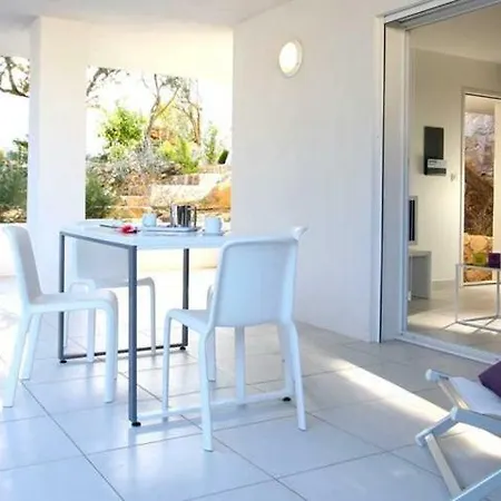 L'ile-rousse Sleeps 2 Pool Air Con T805865 * L'Ile-Rousse (Corsica)